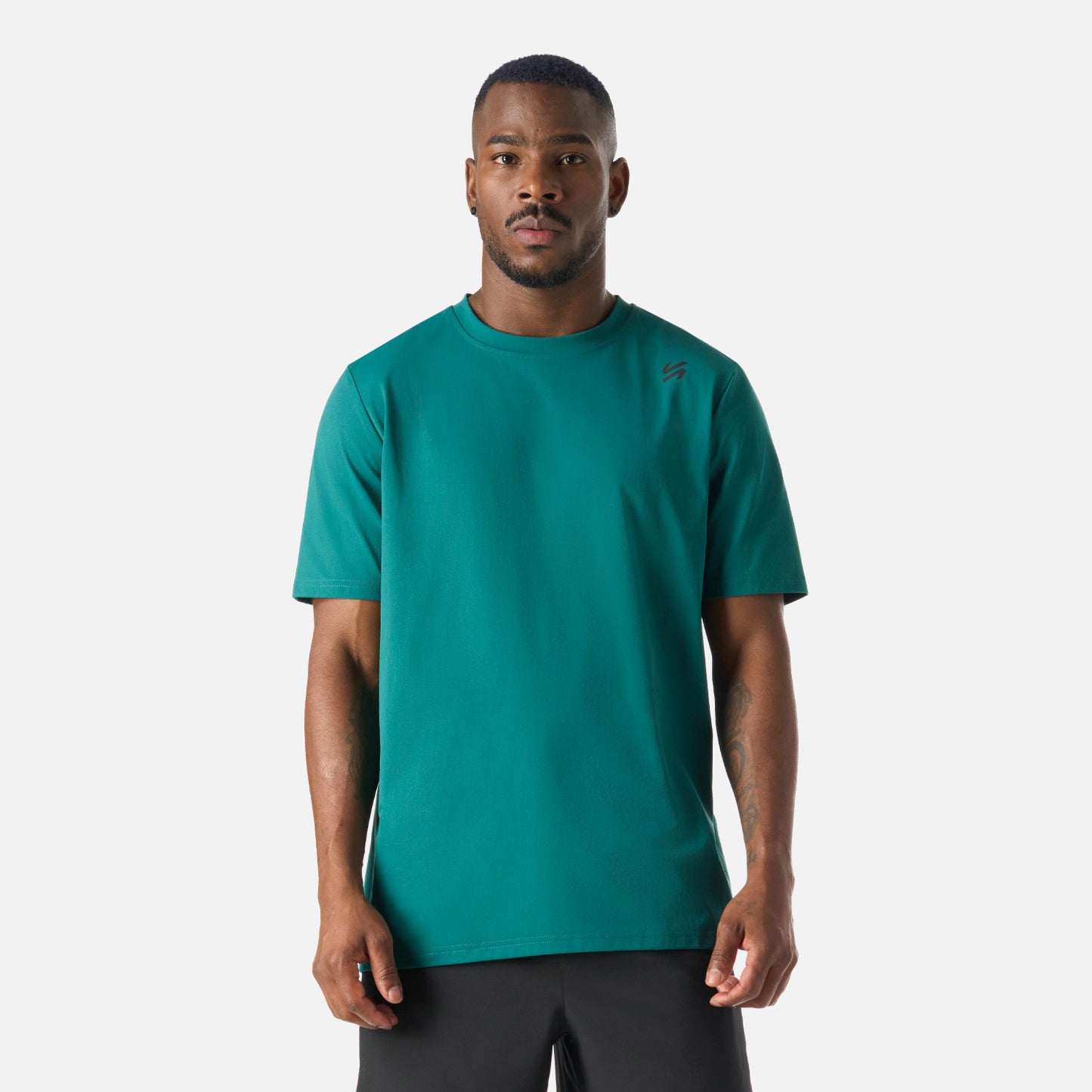 Polera Hombre Tempo T-Shirt Petroleo Vulcano de fit regular y manga corta, ideal para entrenamiento y uso diario con tecnología Q-Dry.
