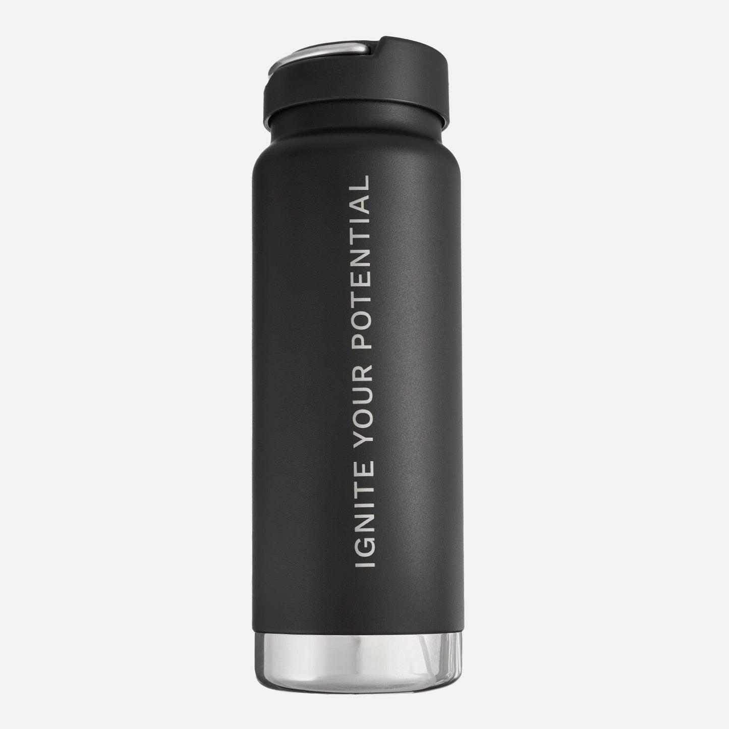 Botella Keep It Cool 750ml Bottle Negro Vulcano con frase motivacional 'Ignite Your Potential', perfecta para deportes y estilo de vida activo.