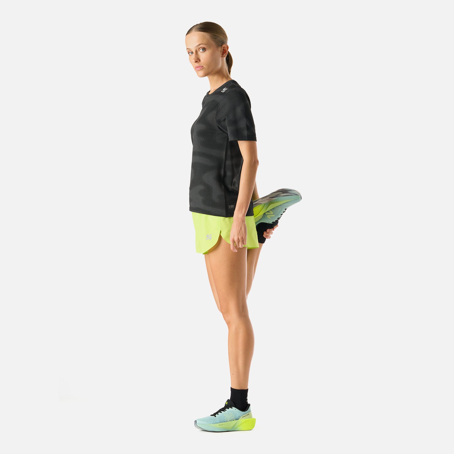 Polera Mujer Built To Move Pro T-Shirt Negro Vulcano