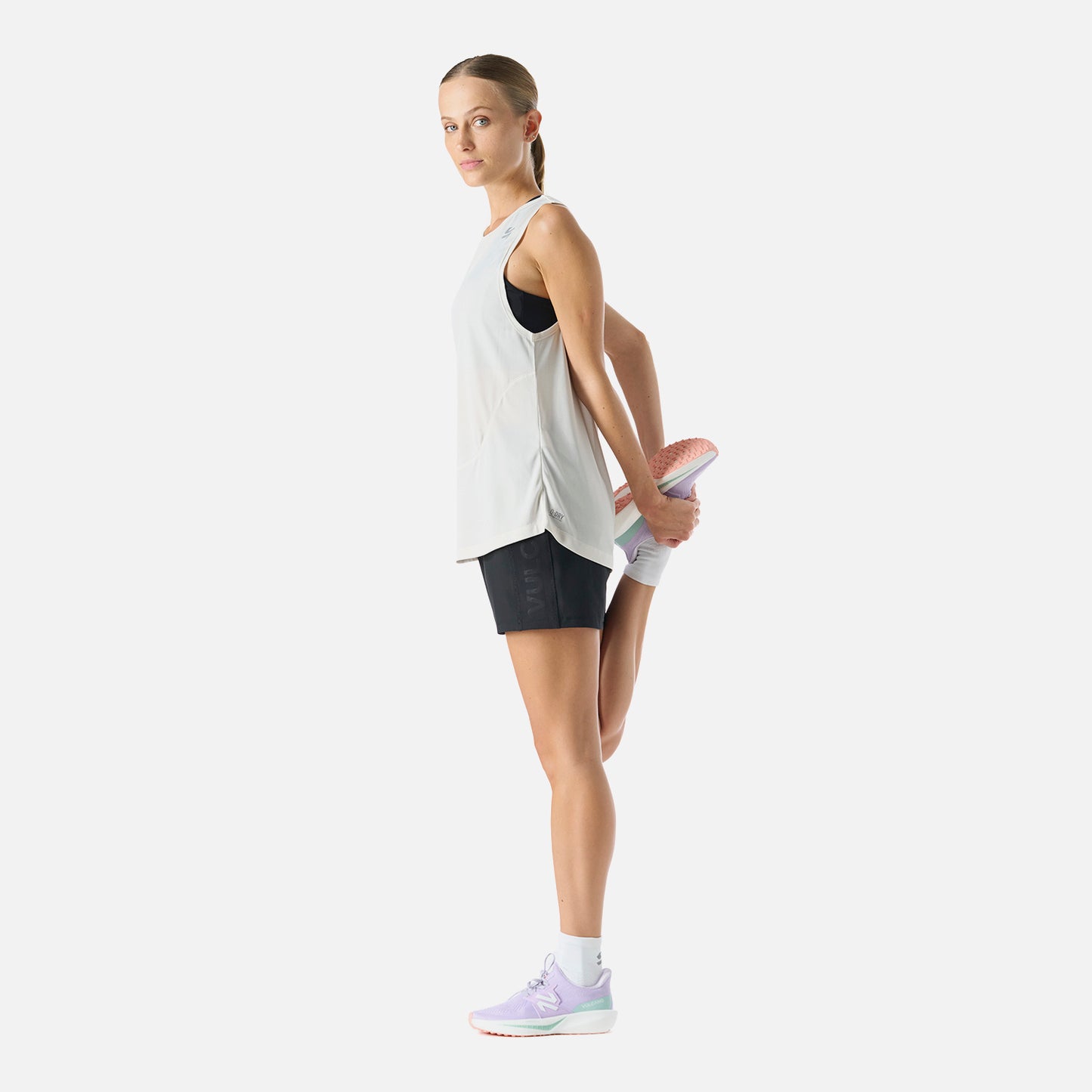 Shorts Mujer Built To Move 4" Shorts Negro Vulcano