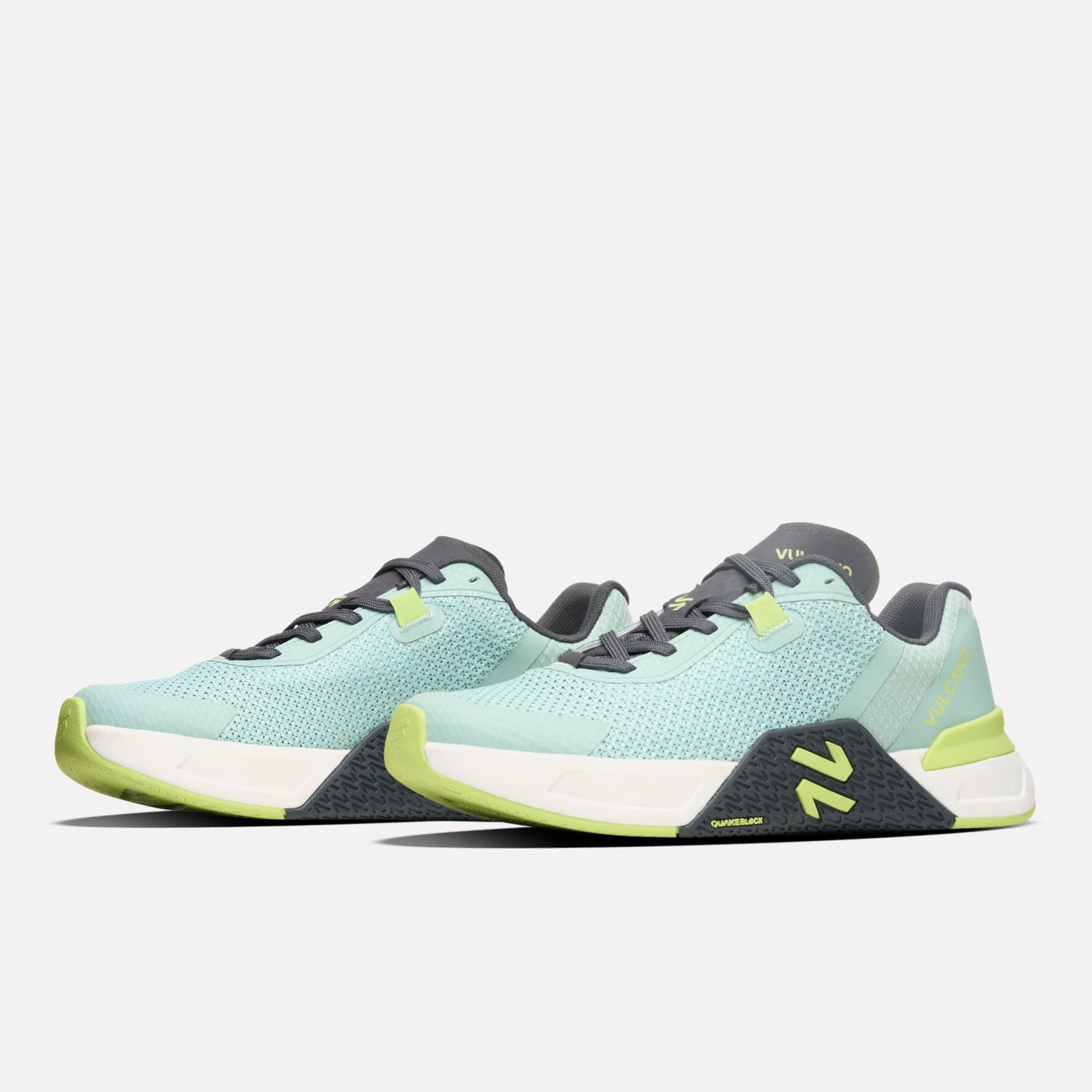 Zapatillas Mujer No Gravity Jade Vulcano en color verde jade con suela Forcegrip y tecnología QuakeBlock, ideales para entrenamiento de fuerza.