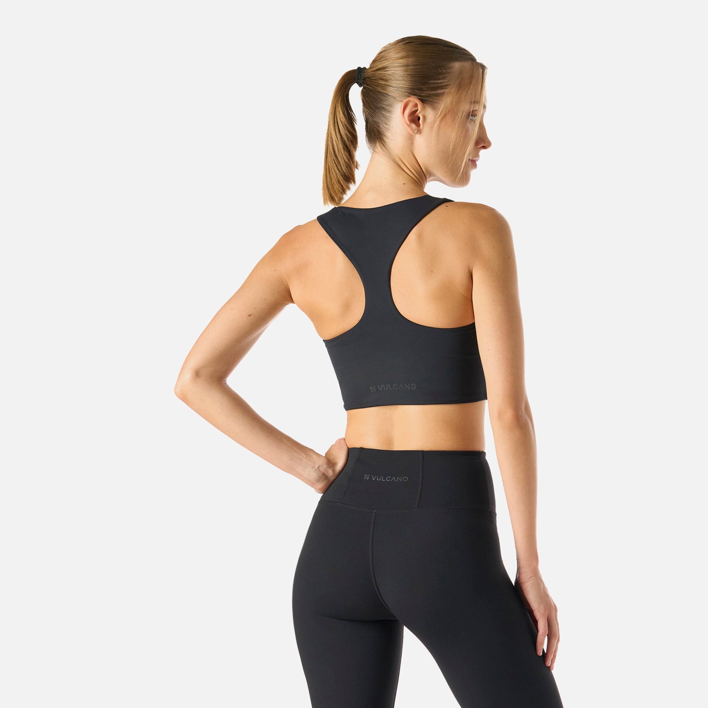 Peto Mujer Built To Move Light Support Bra Negro Vulcano
