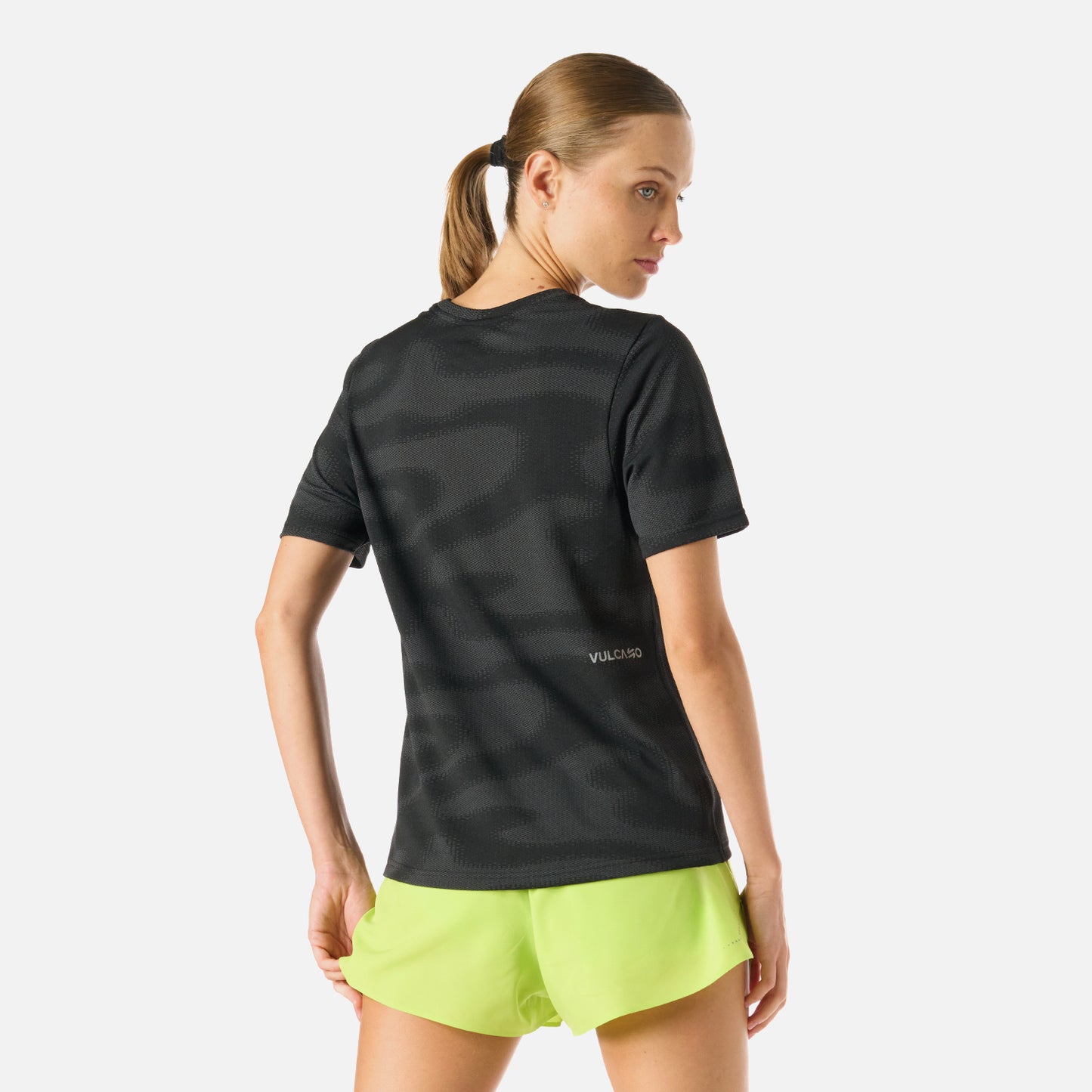 Polera Mujer Built To Move Pro T-Shirt Negro Vulcano