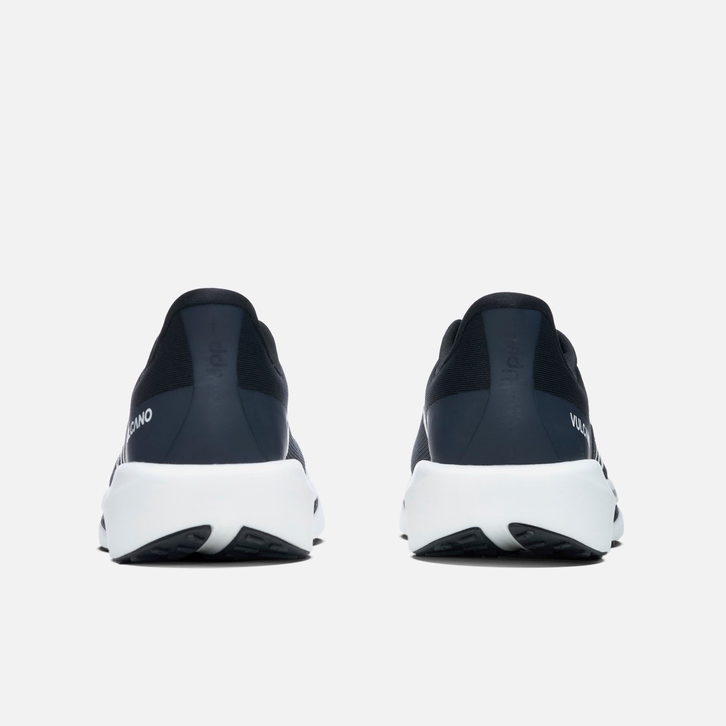 Vista trasera de las Zapatillas Mujer Epicenter Negro Vulcano con talón elevado y soporte acolchado para mayor estabilidad.