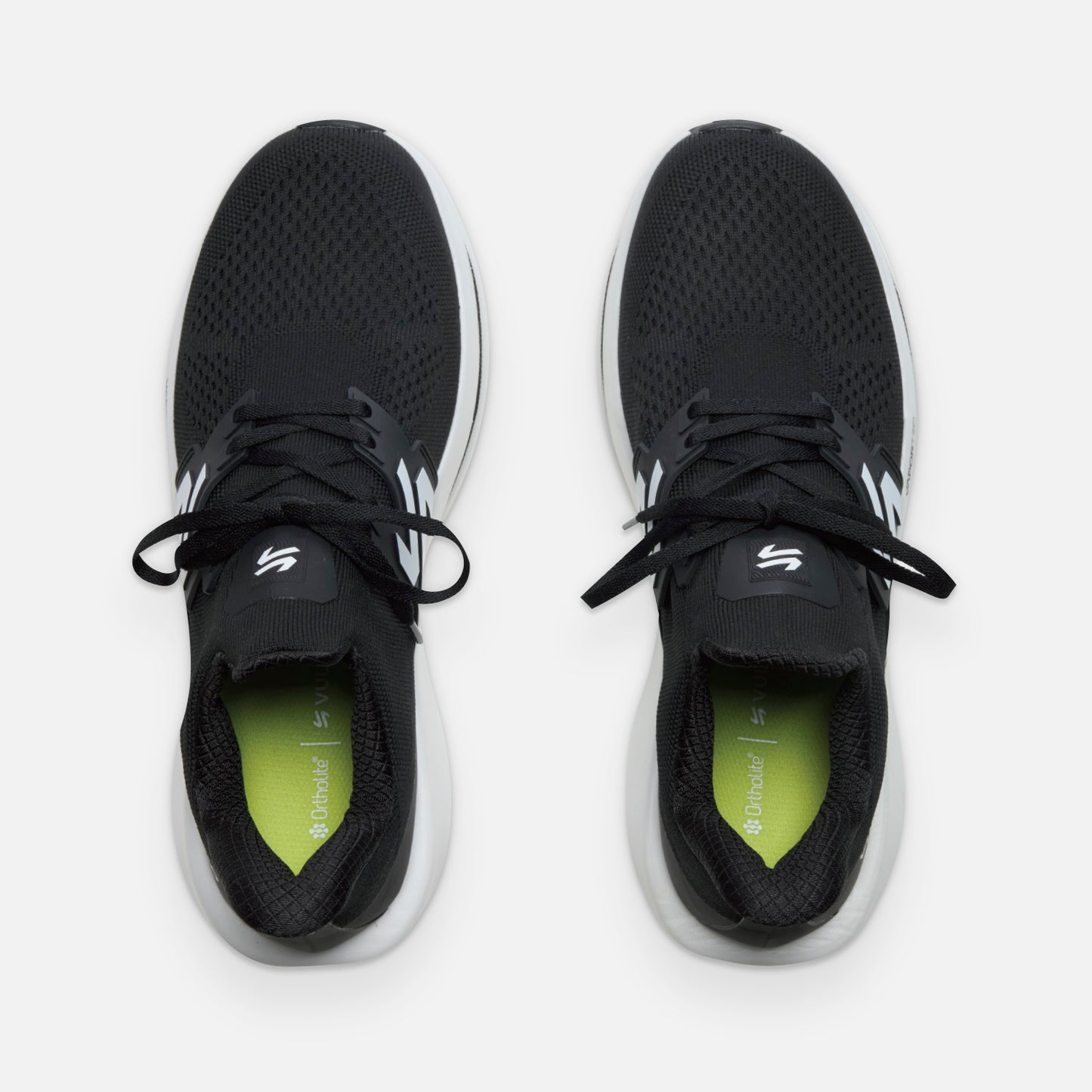 Vista superior de las Zapatillas Mujer Magma Negro Vulcano con plantilla verde Ortholite Hybrid y malla transpirable para mayor comodidad.