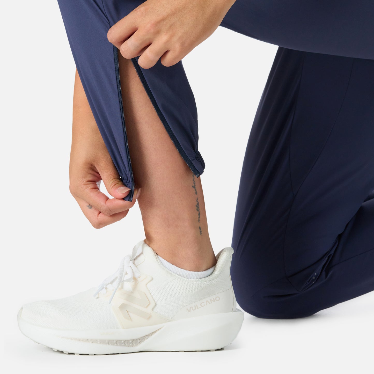 Pantalón Mujer Built To Move Pants Azul Marino Vulcano