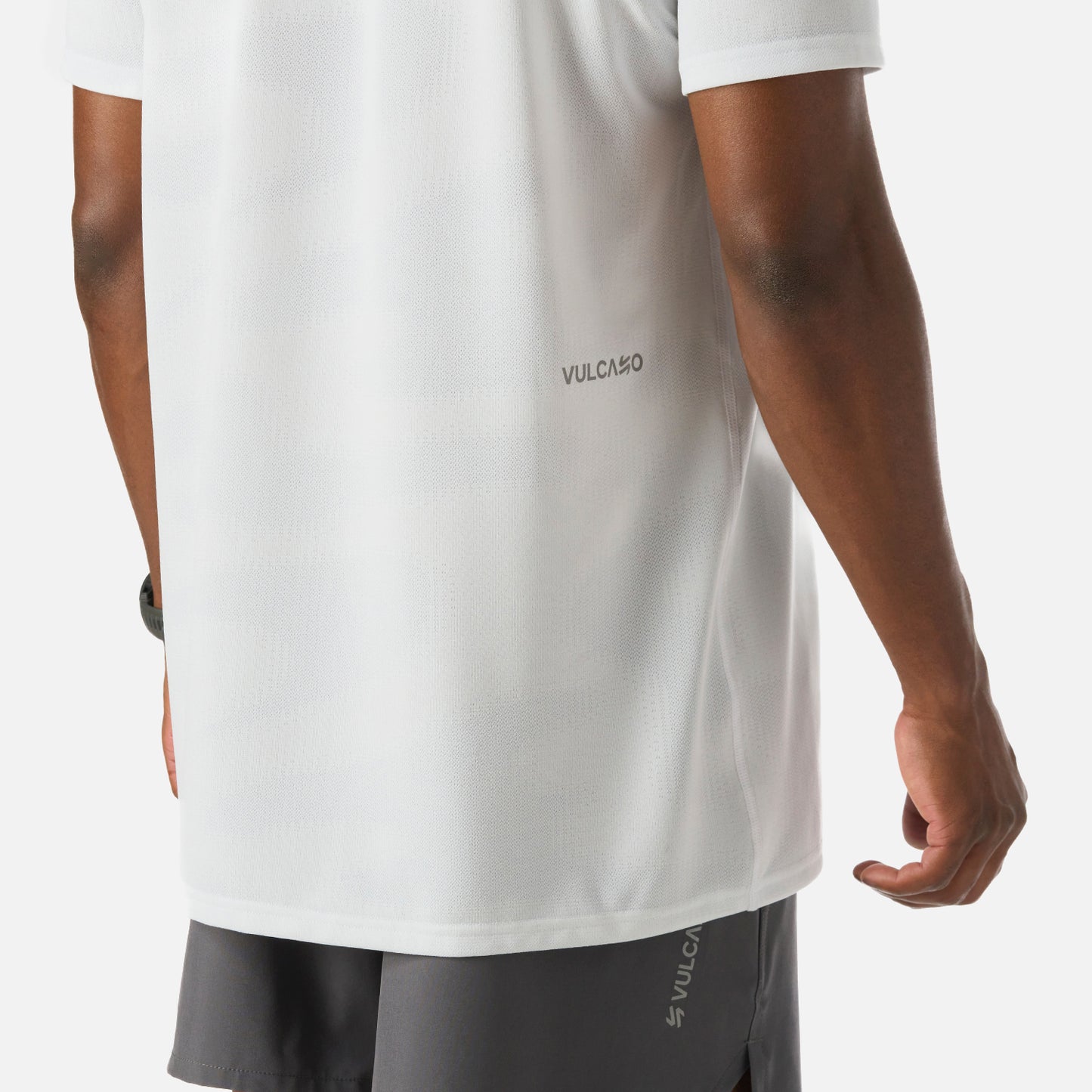 Polera Hombre Built To Move Pro T-Shirt Blanco Vulcano