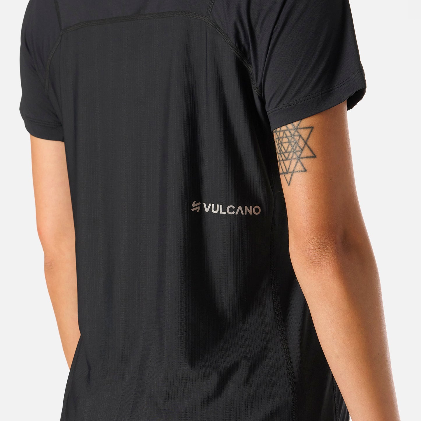 Polera Mujer Built To Move T-Shirt Negro Vulcano