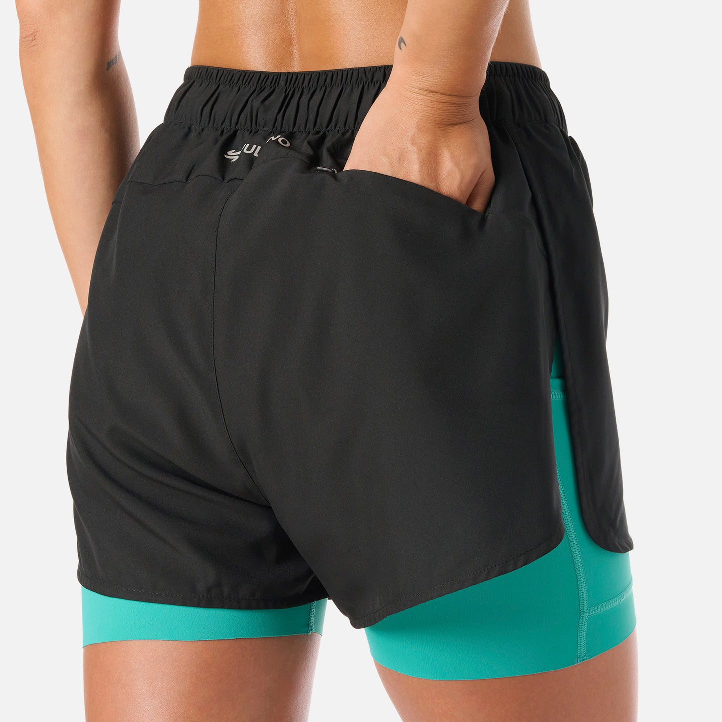 Shorts Mujer Built To Move 2-in-1 2,5" Shorts Negro / Turquesa Vulcano