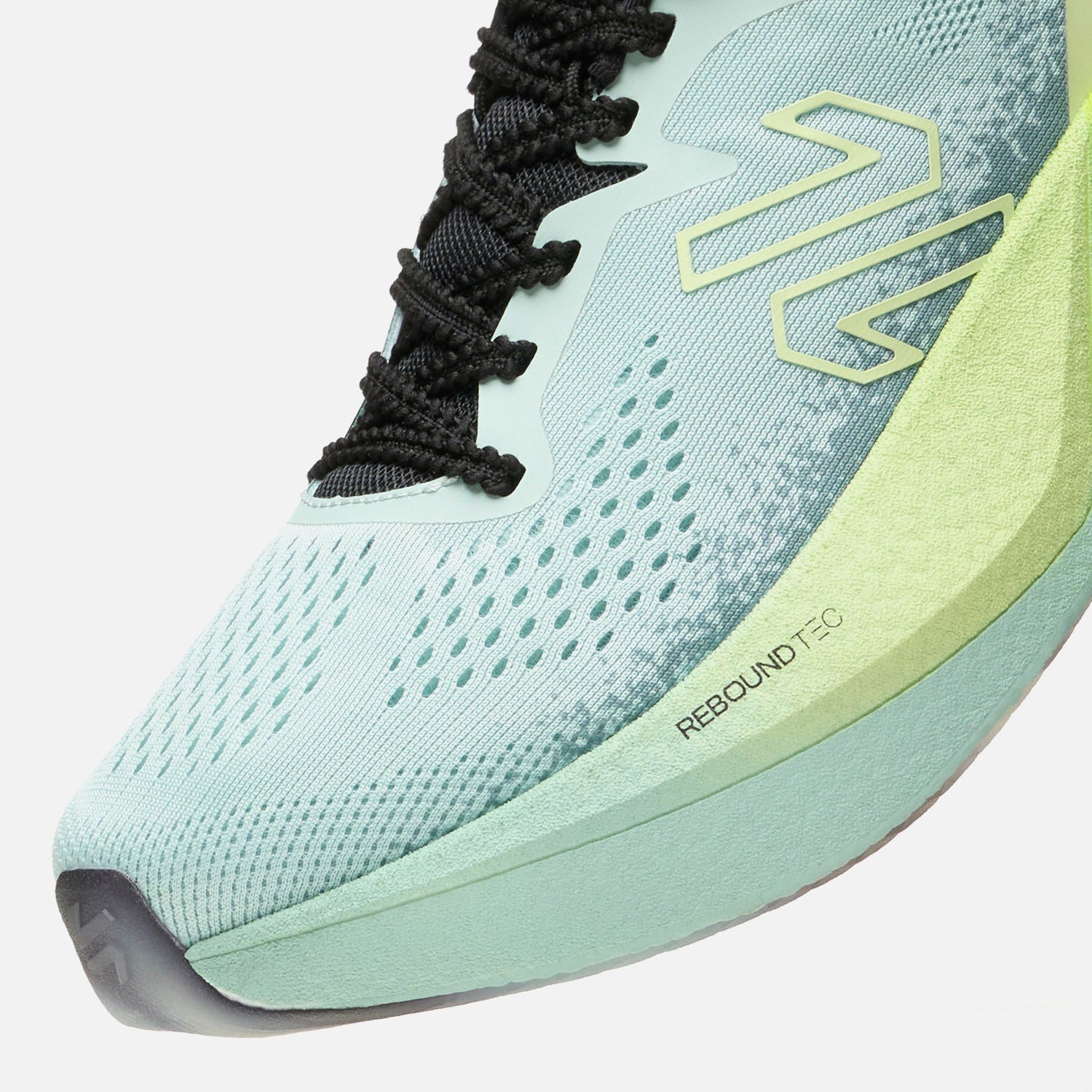 Zapatillas Mujer Nazca Jade / Verde Claro Vulcano con tecnología ReboundTec, diseño aerodinámico y malla transpirable para running de alto rendimiento.