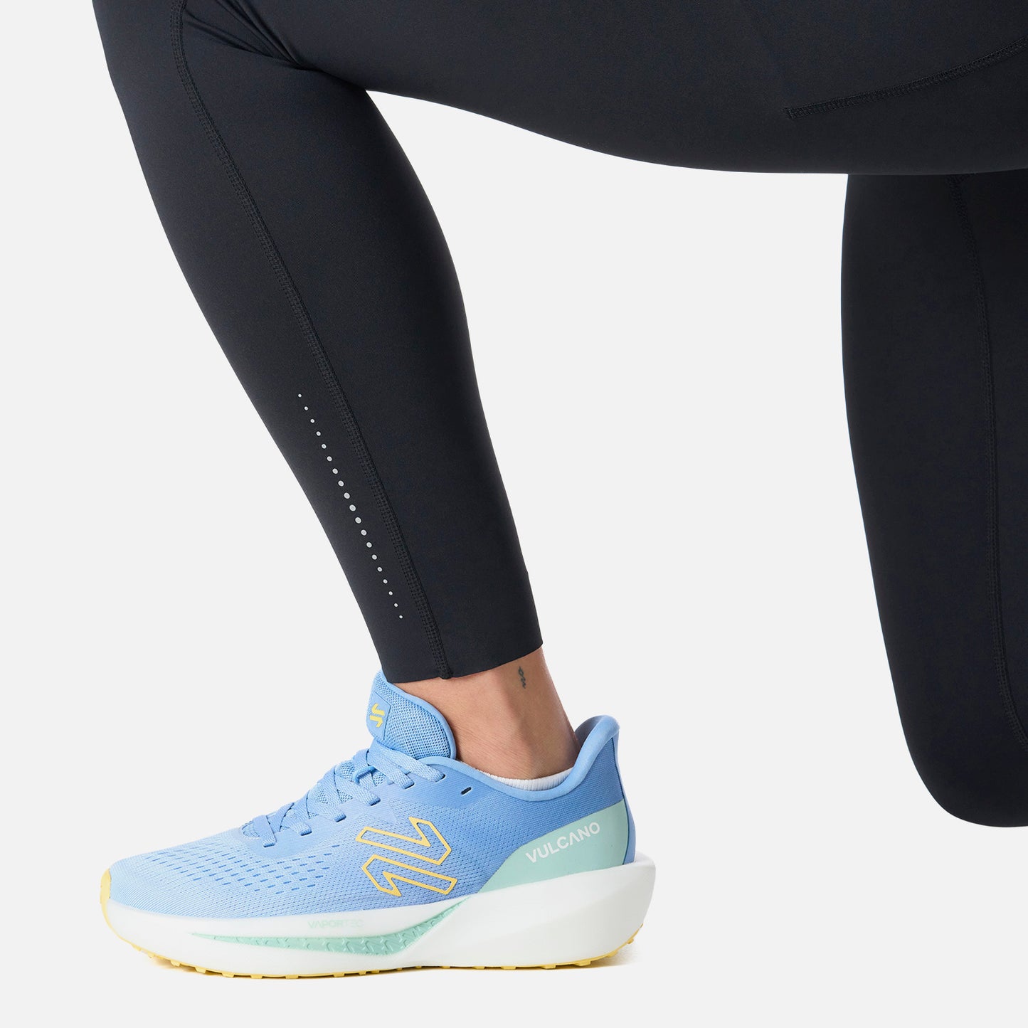 Calza Mujer Built To Move Compressive 7/8 Super High Rise Leggins Negro Vulcano