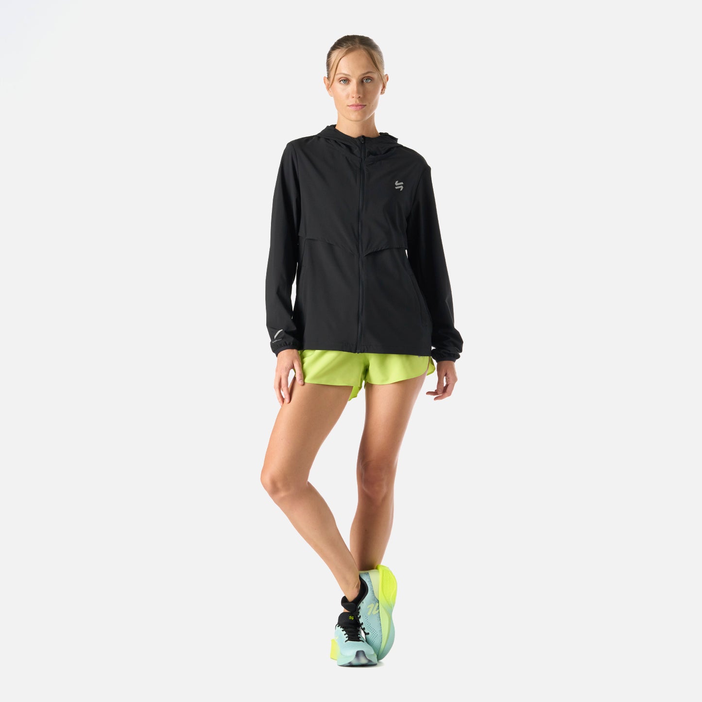 Chaqueta Mujer Built To Move Pro Windbreaker Jacket Negro Vulcano