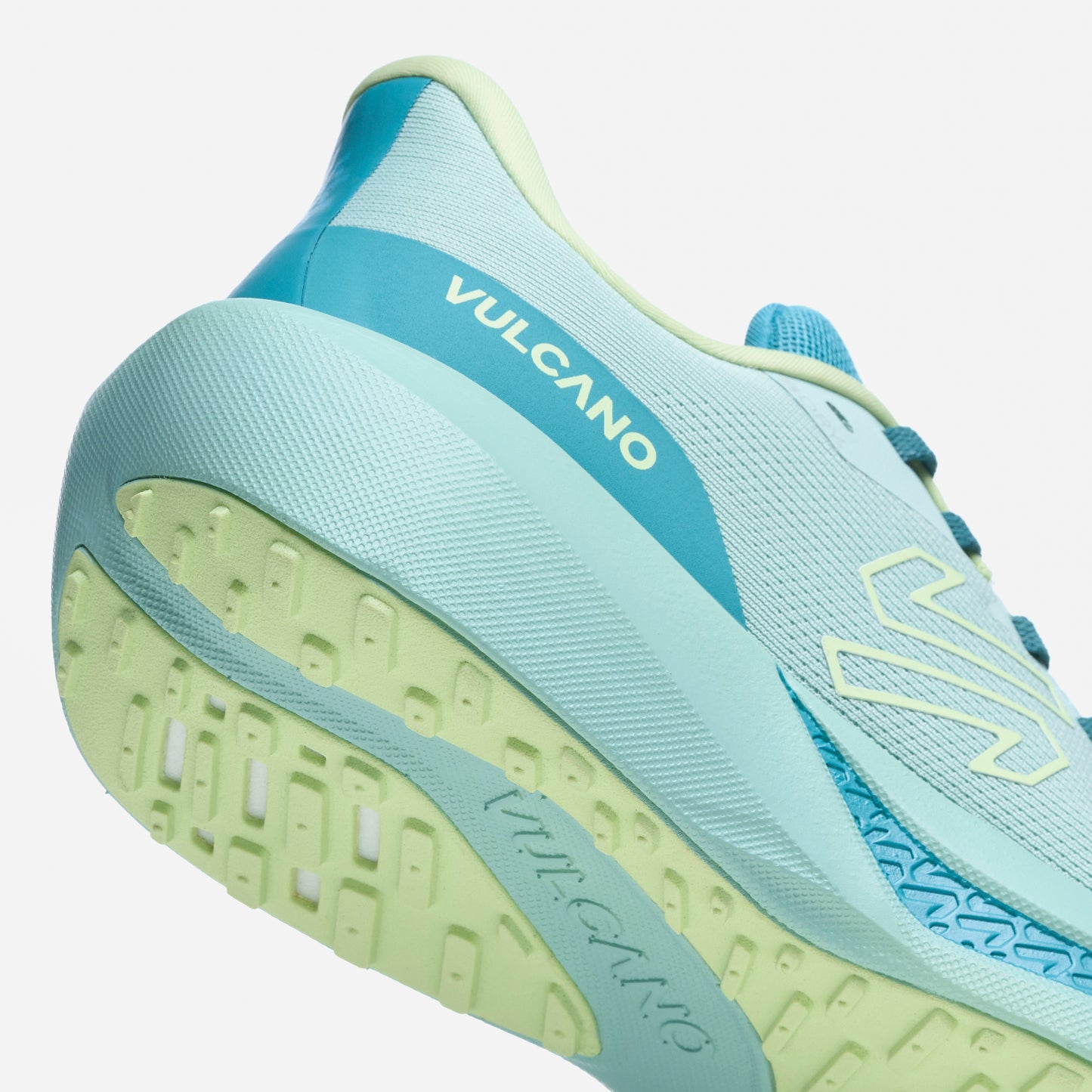 Detalle del talón de las Zapatillas Mujer Epicenter B-Dry Jade Vulcano, tecnología B-Dry y suela VaporTec para máxima protección contra la lluvia.