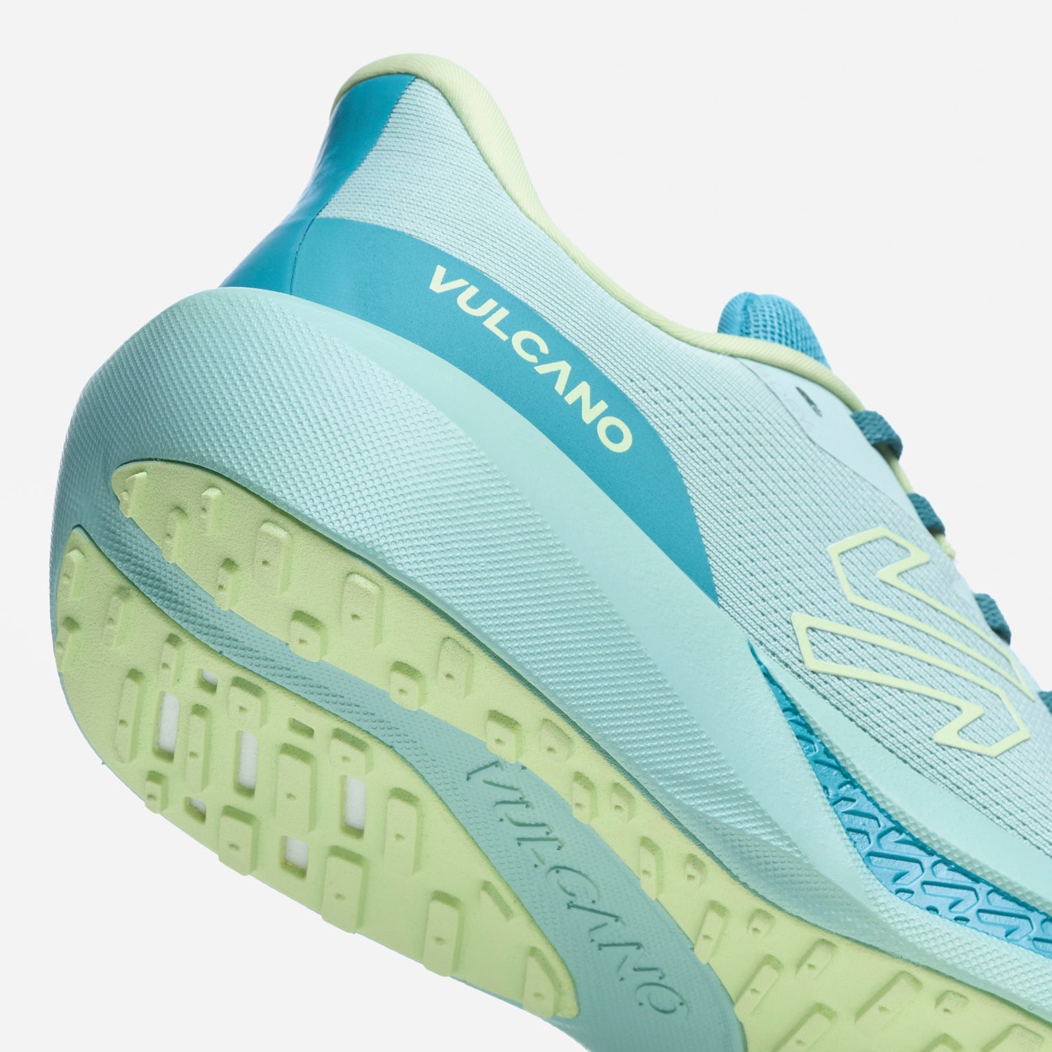 Detalle del talón de las Zapatillas Mujer Epicenter B-Dry Jade Vulcano, tecnología B-Dry y suela VaporTec para máxima protección contra la lluvia.