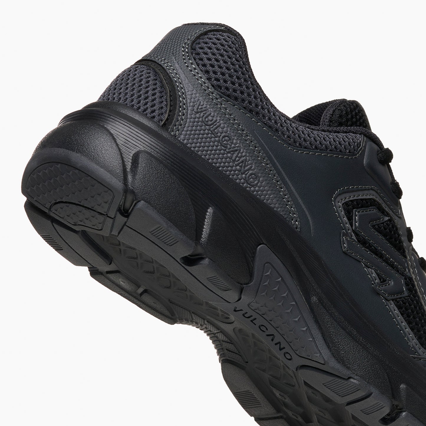 Zapatilla Hombre Timeless Negro Vulcano