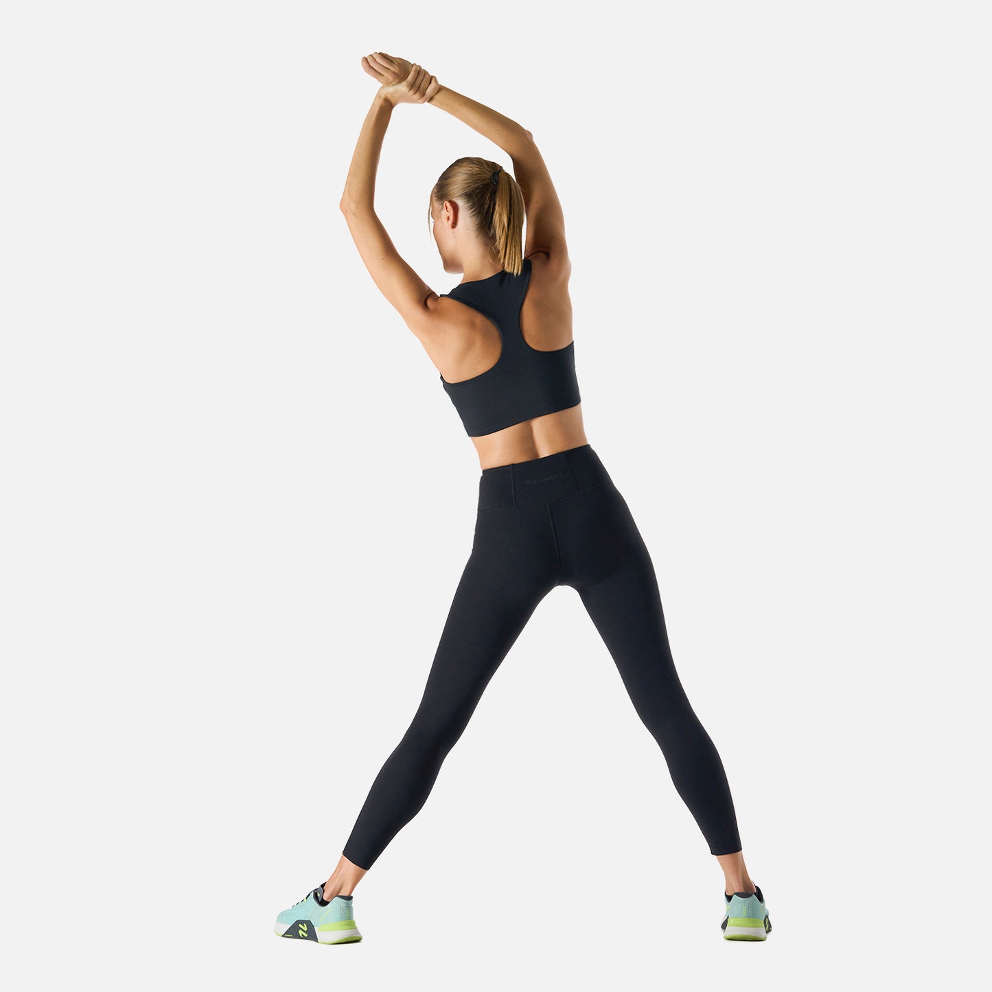 Peto Mujer Built To Move Light Support Bra Negro Vulcano