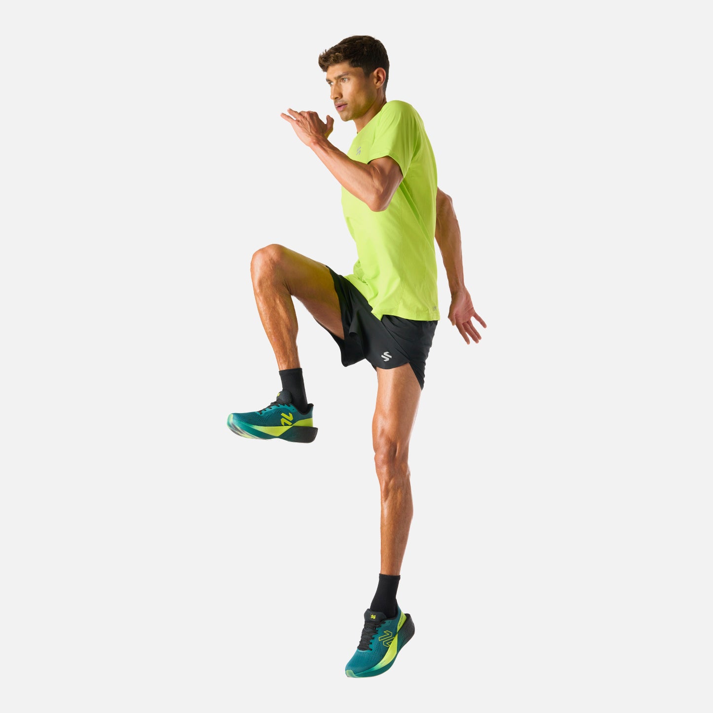 Polera Hombre Verde Lima Vulcano - Deportiva Q-Dry, en uso activo