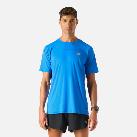 Polera Hombre Azul Vulcano - Deportiva Q-Dry, vista frontal completa. Diseño ligero y transpirable ideal para entrenamiento de alta intensidad.