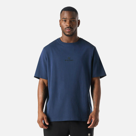 Polera Hombre Cool Down T-Shirt Azul Marino Vulcano con ajuste oversize y logo frontal, ideal para un look casual y cómodo de invierno.